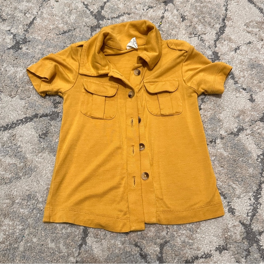 Kate Quinn toddler boy yellow shirt ✨